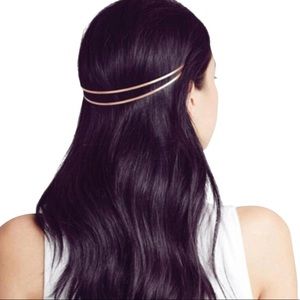 never worn Chole and Isabel gold head band.